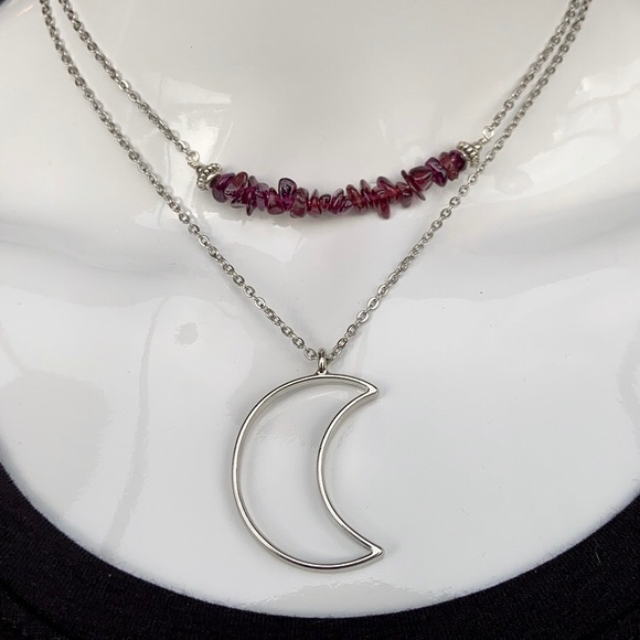 Genuine Garnet chips double layer moon necklace - Picture 4 of 12